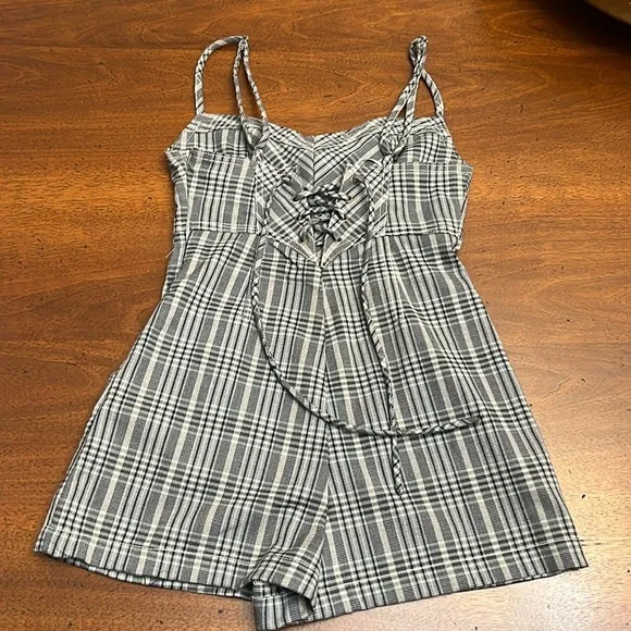 URBAN OUTFITTERS XS ROMPER FLANNEL STYLE ROMPER CUTE UO CUTE MINI DRESS ROMPER - Picture 2 of 16
